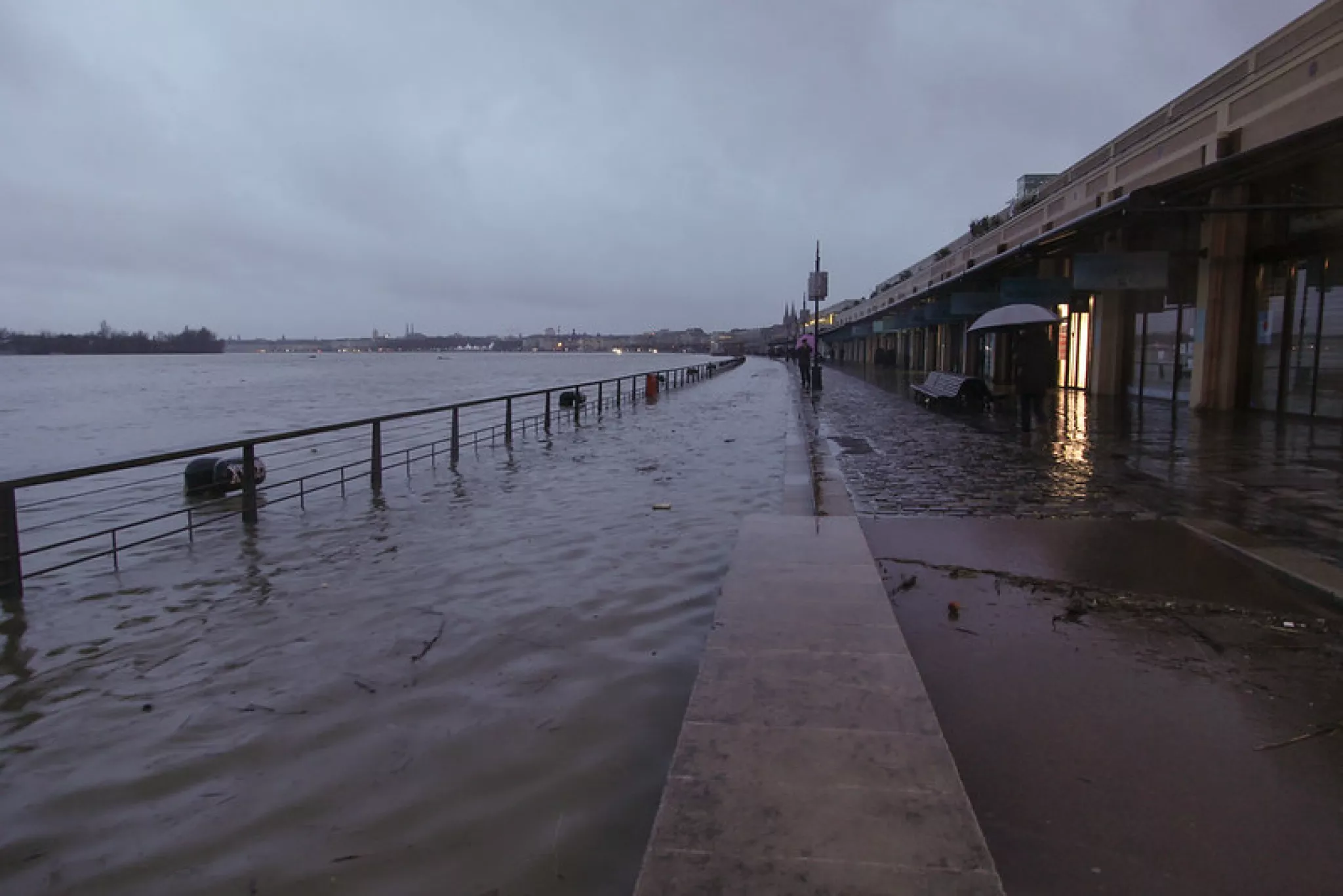 inondation Bordeau pont Chaban Delmas