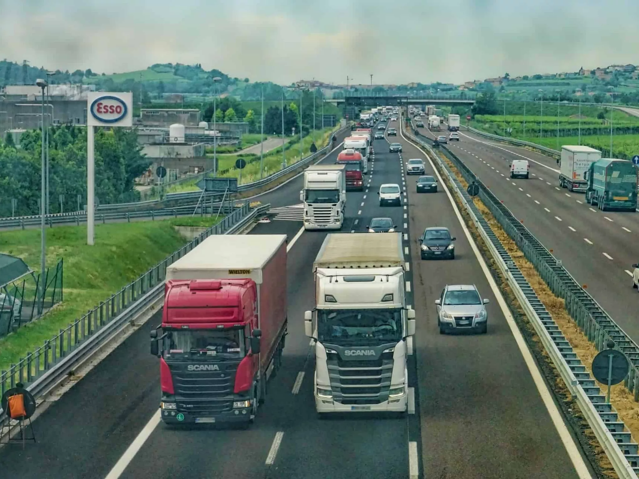 camions sur une autoroute allemande
